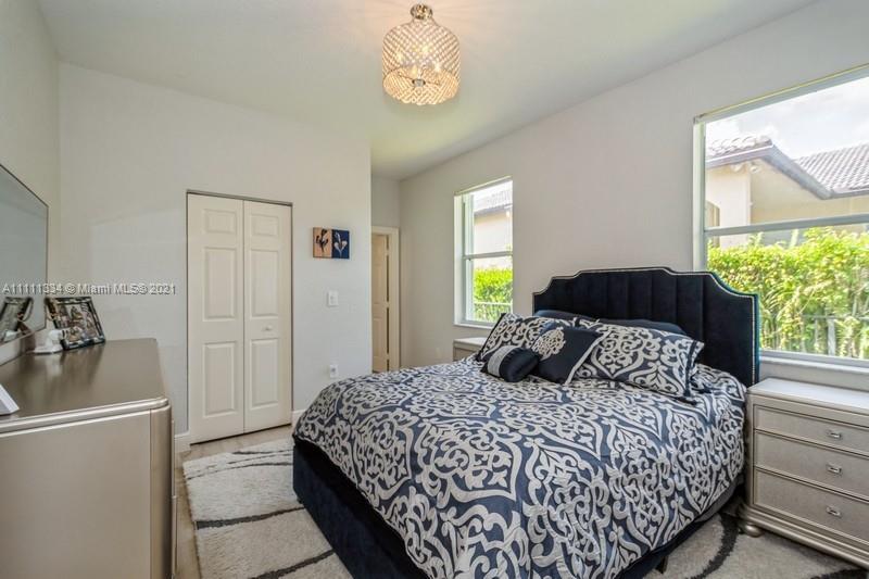 SUNSET LAKES PLAT ONE - Residential