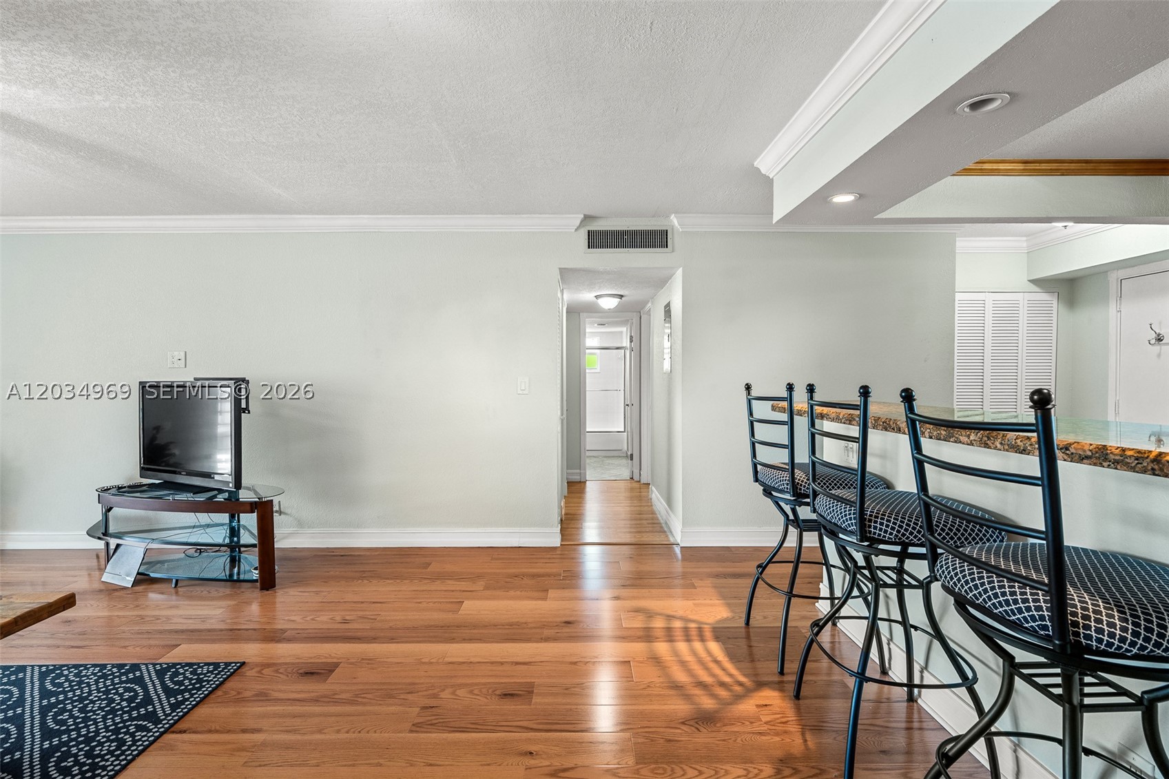 MEADOWBROOK LAKES CONDO - Residential
