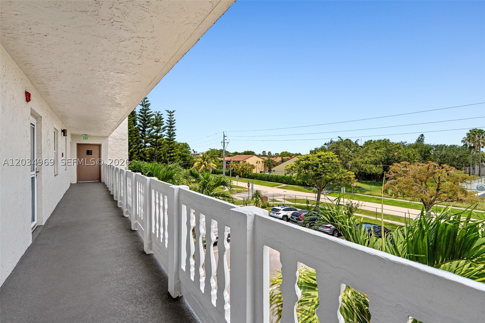 MEADOWBROOK LAKES CONDO - Residential