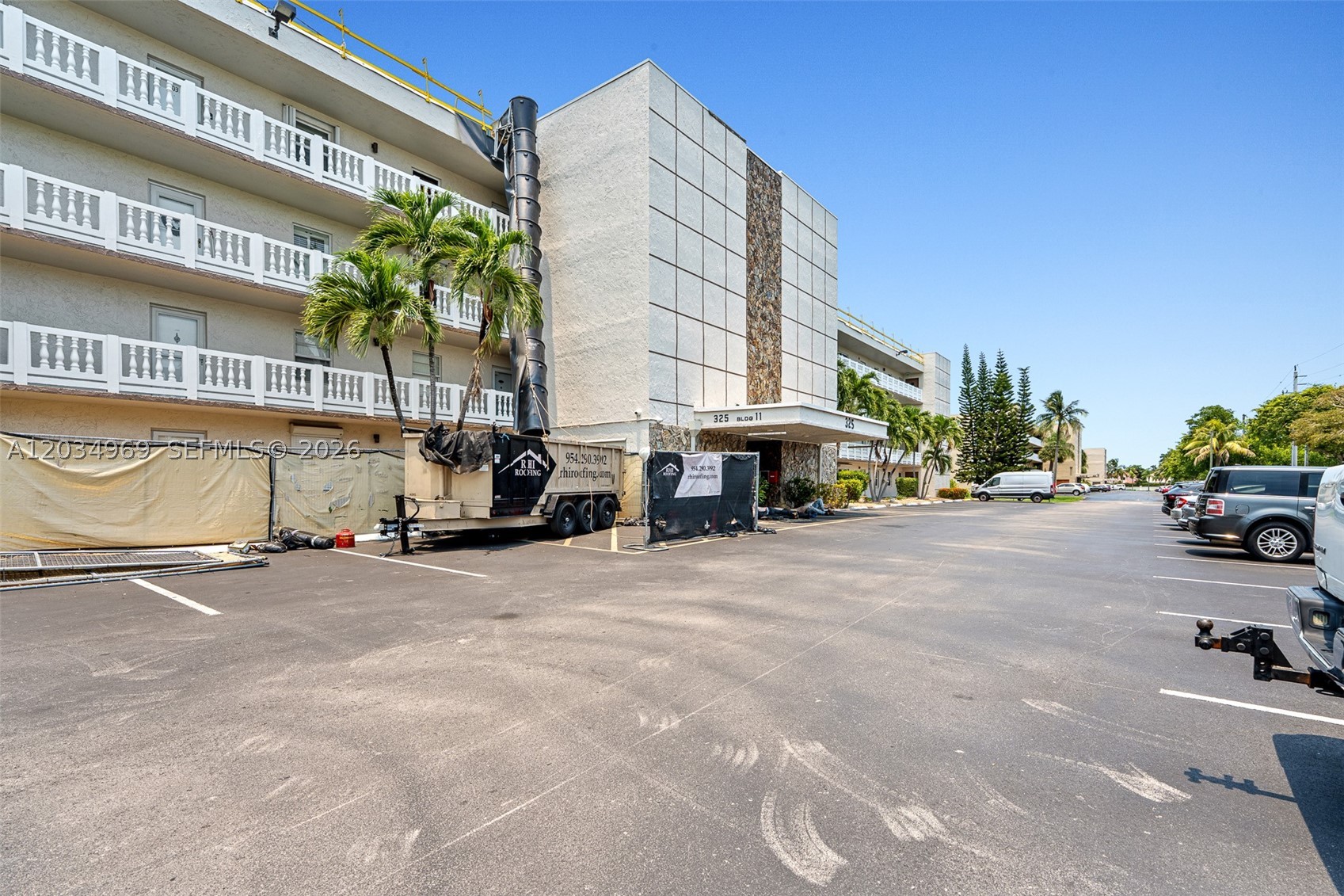 MEADOWBROOK LAKES CONDO - Residential