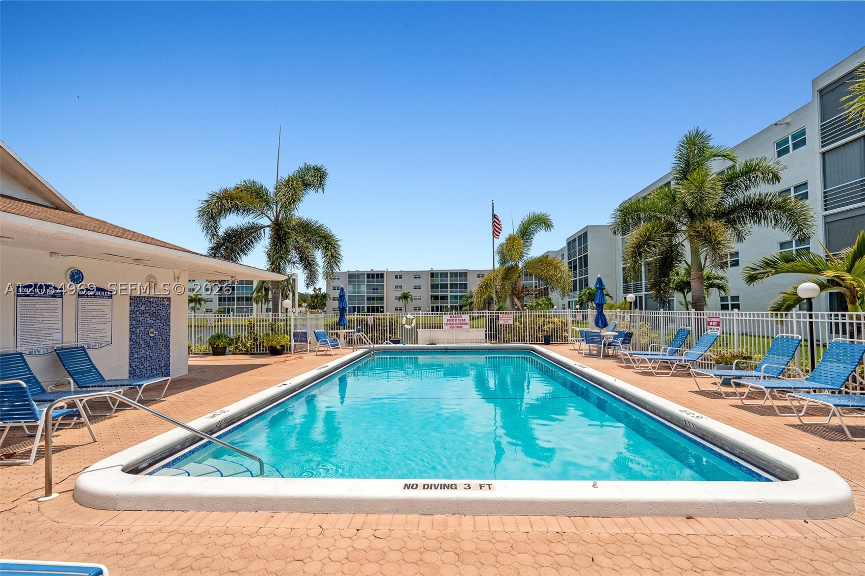 MEADOWBROOK LAKES CONDO - Residential
