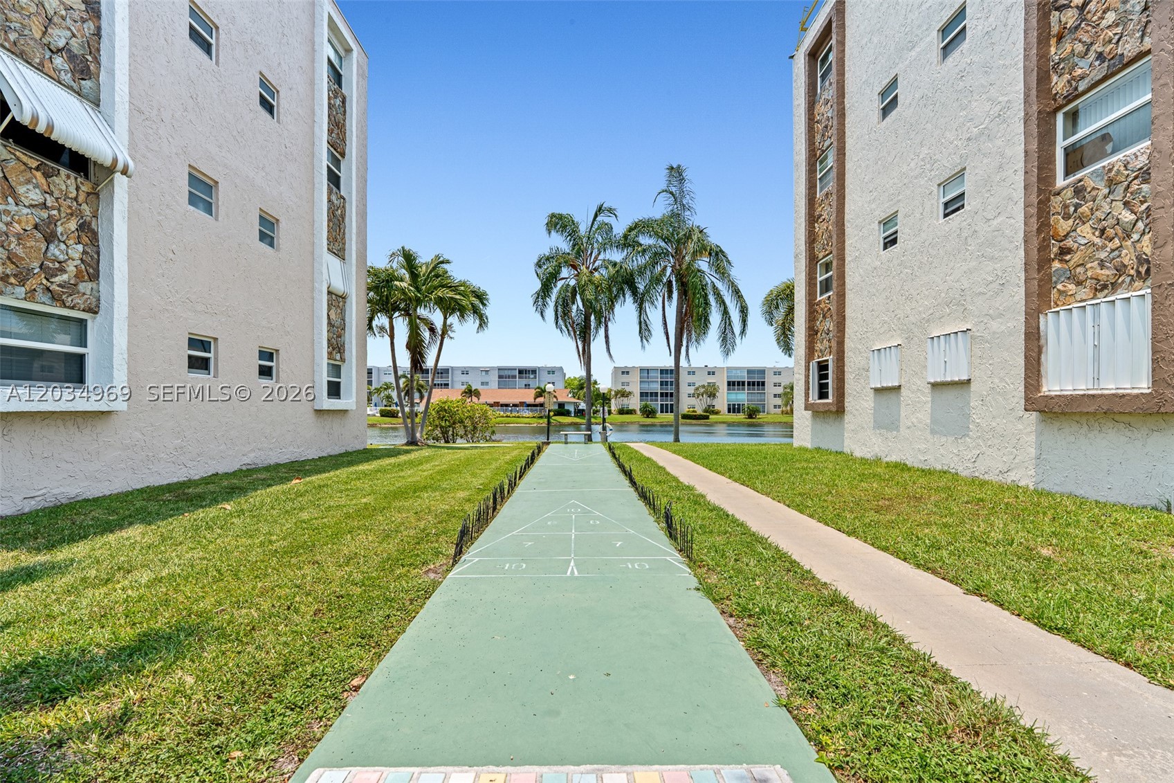 MEADOWBROOK LAKES CONDO - Residential