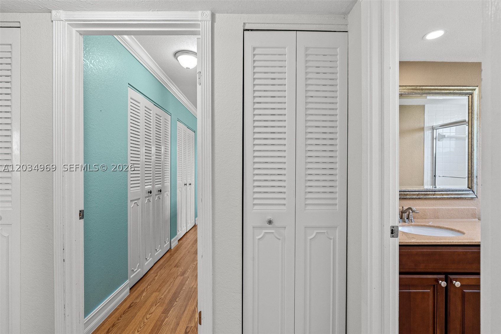 MEADOWBROOK LAKES CONDO - Residential