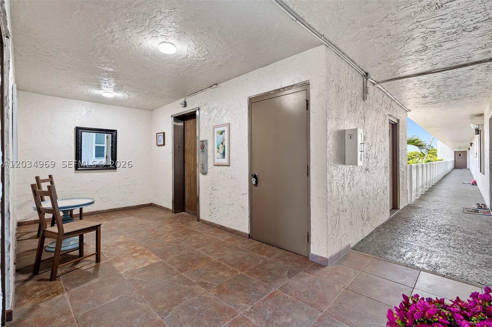 MEADOWBROOK LAKES CONDO - Residential
