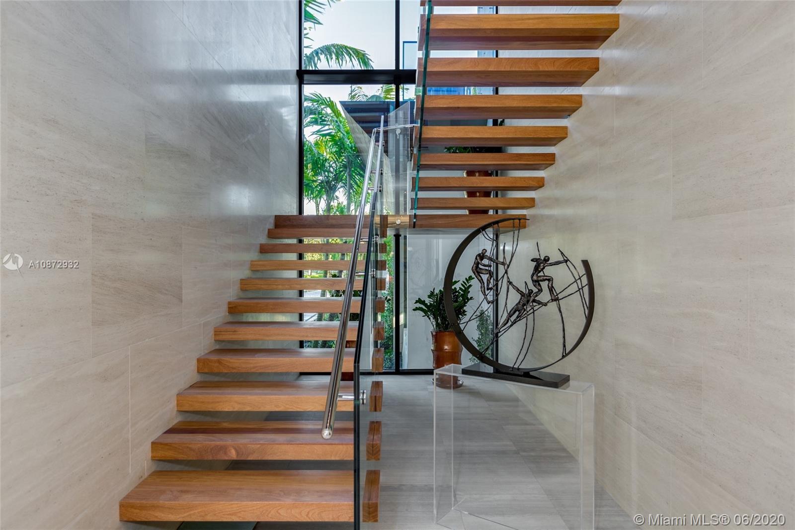 LA GORCE GOLF SUB - Residential