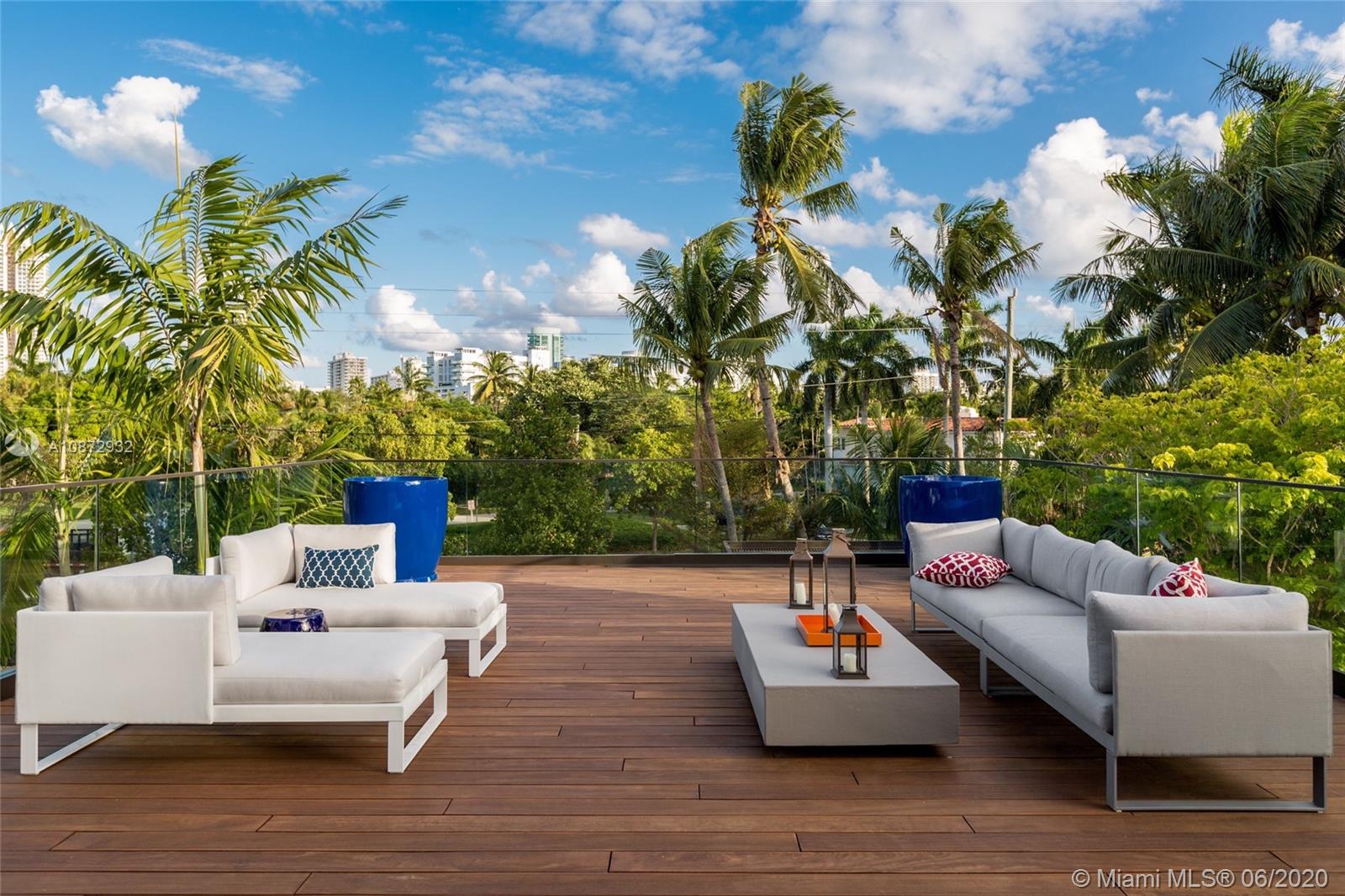 LA GORCE GOLF SUB - Residential