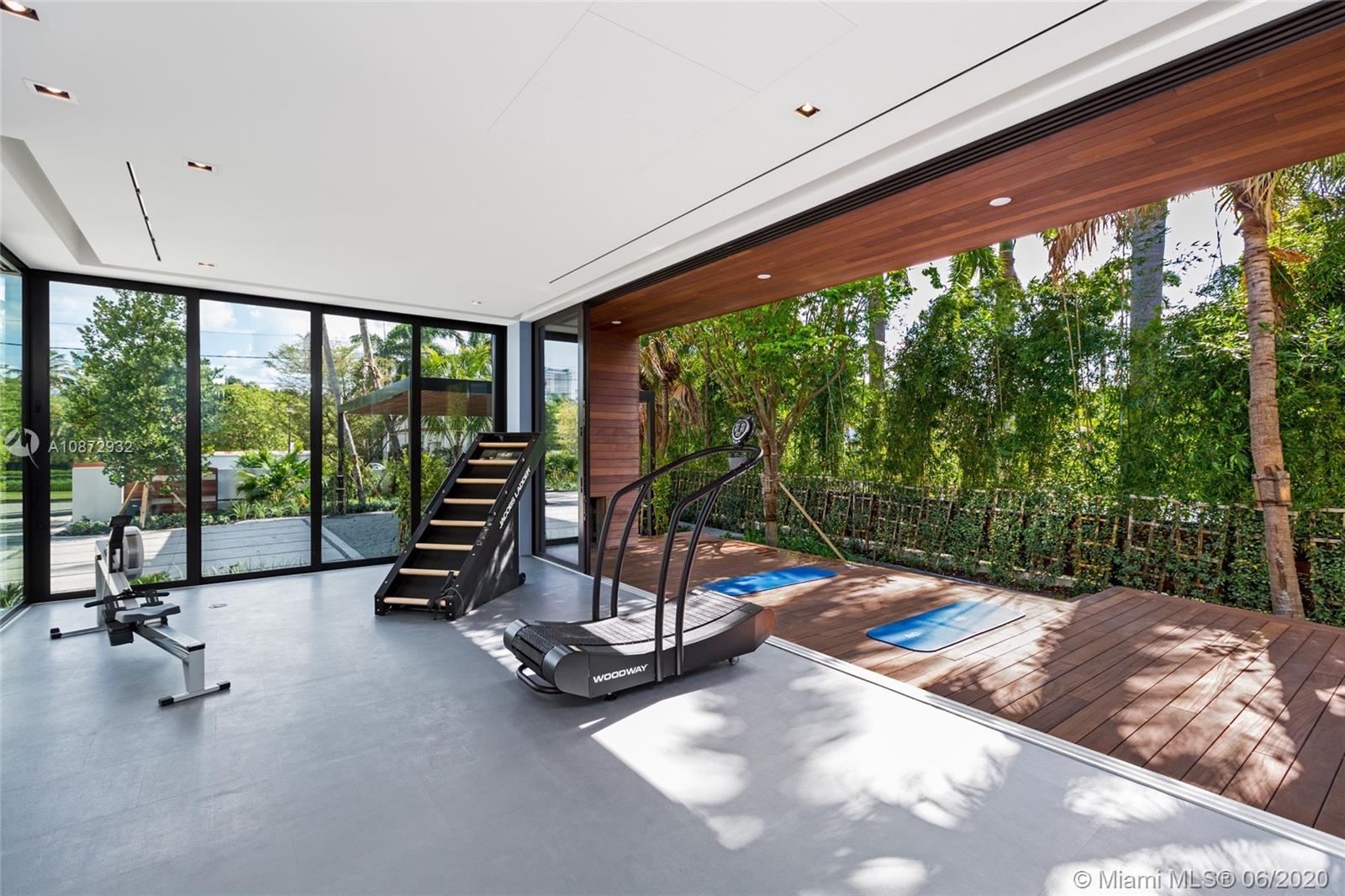 LA GORCE GOLF SUB - Residential