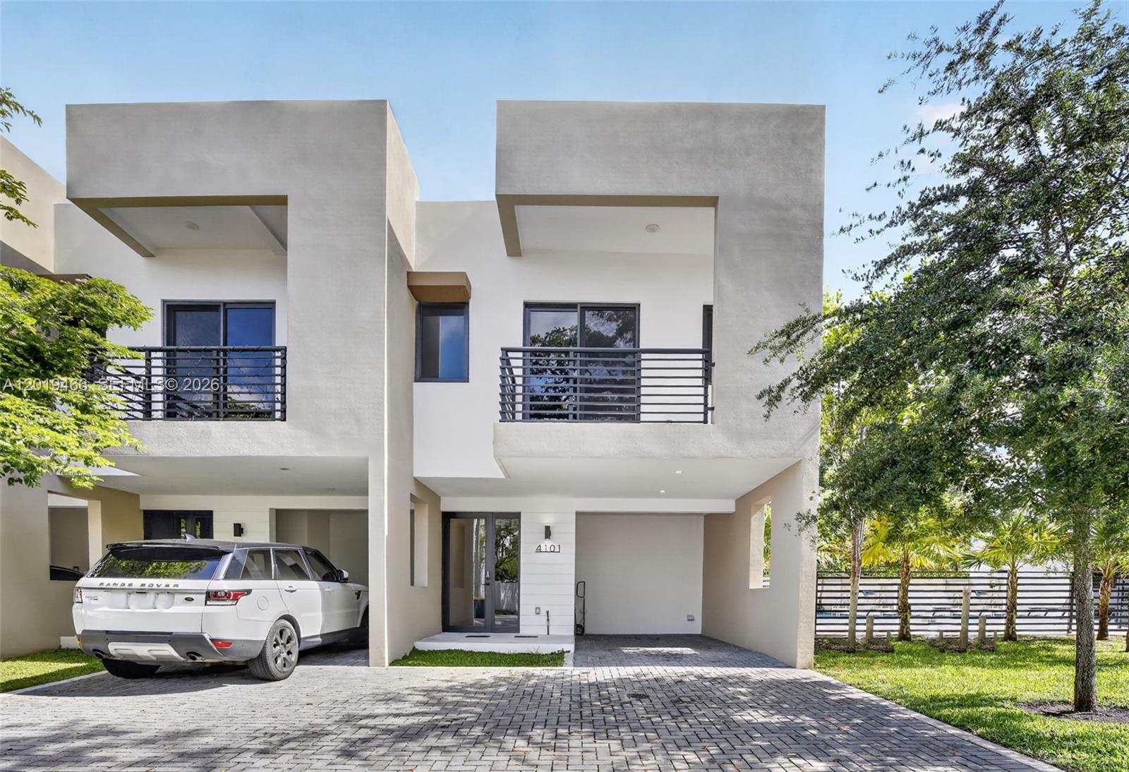 OAKS PLACE - Residential
