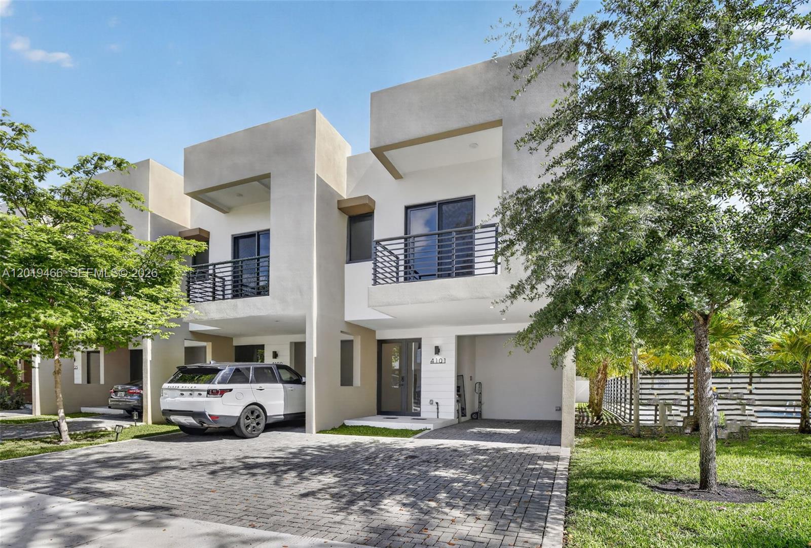 OAKS PLACE - Residential