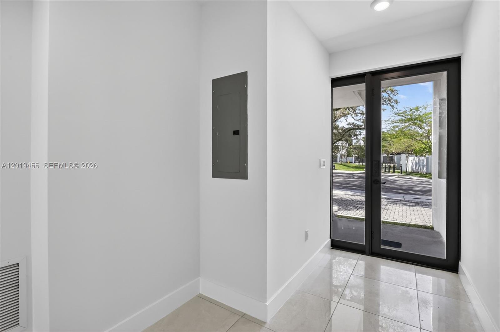 OAKS PLACE - Residential
