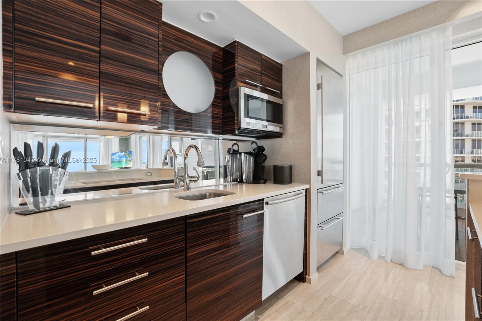 551 FLB CONDOMINIUM HOTEL - Residential