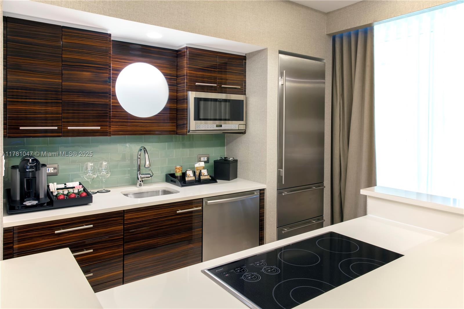 551 FLB CONDOMINIUM HOTEL - Residential