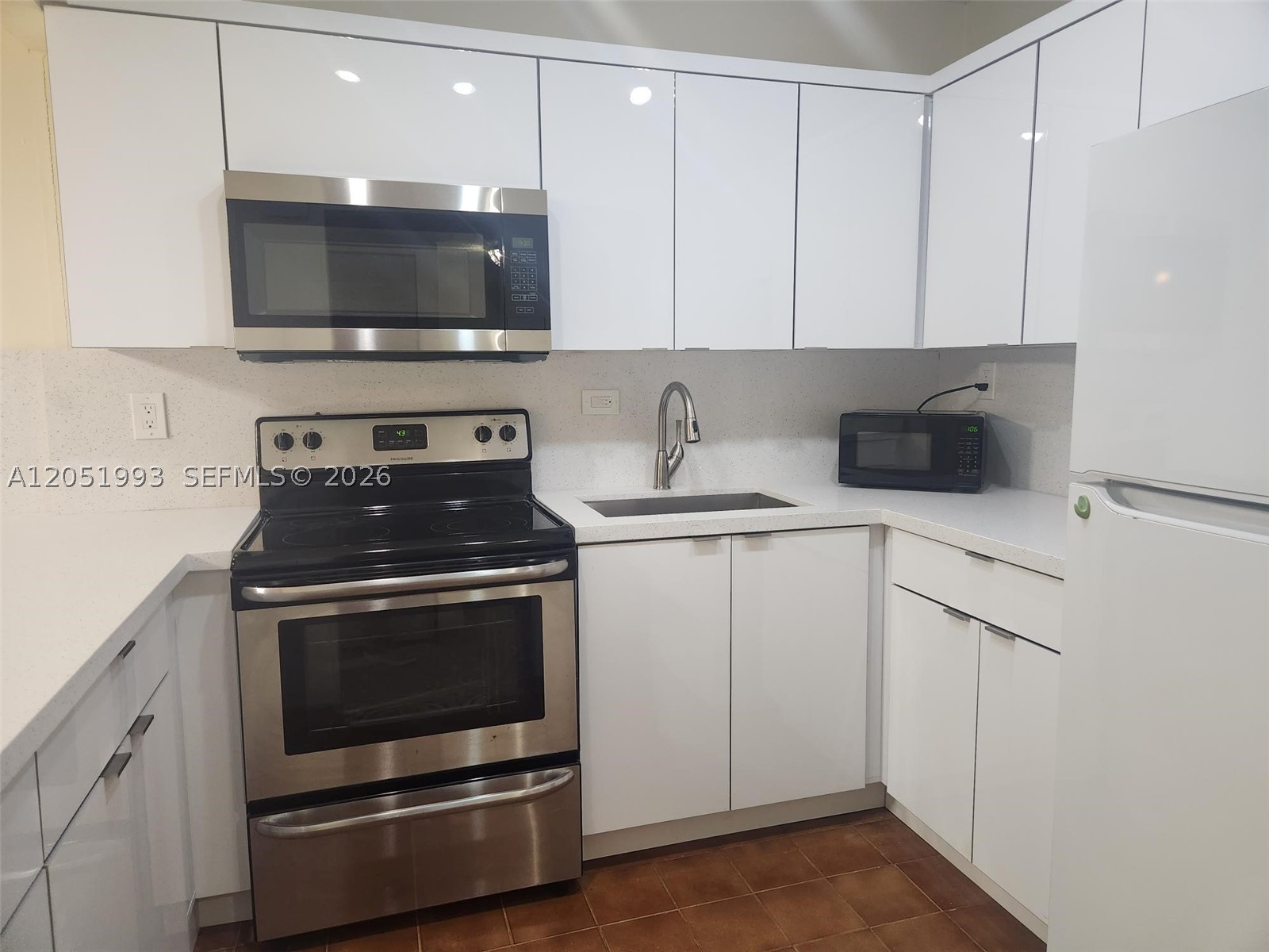 WESTCHESTER LUXURY CONDO - Residential Lease