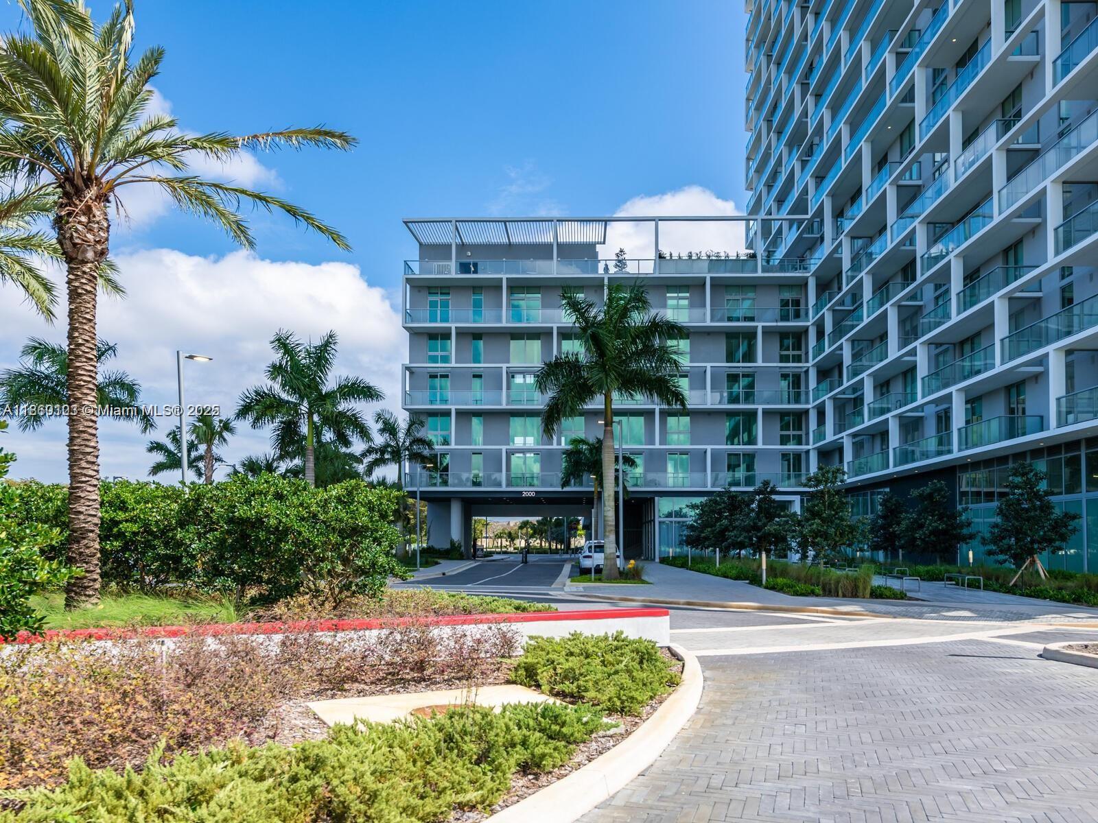 METROPICA NORTH TOWER ONE - Residential