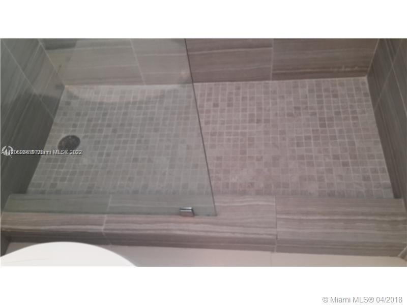 BAYSHORE YACHT & TENNIS C - Residential Lease