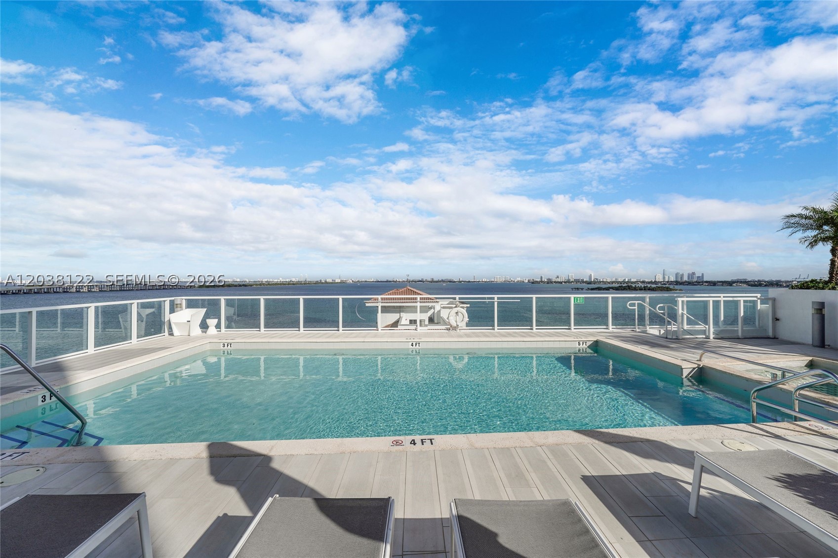 THE CRIMSON CONDO - Residential