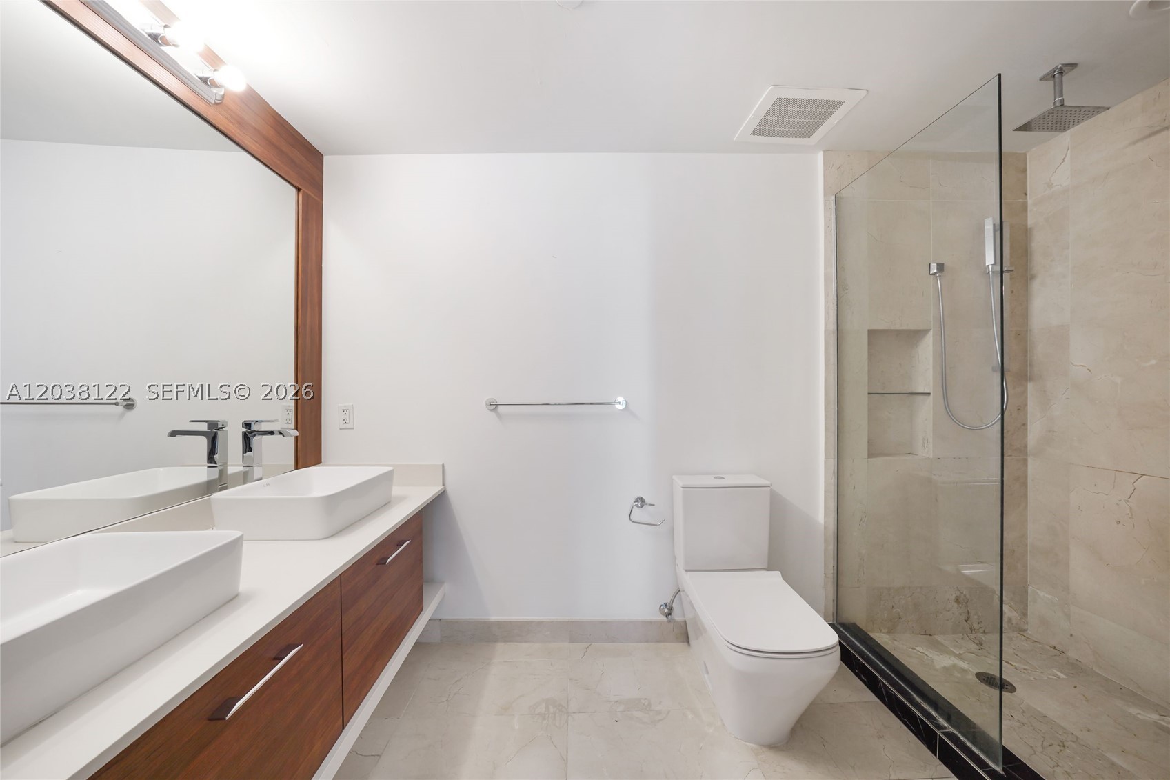 THE CRIMSON CONDO - Residential
