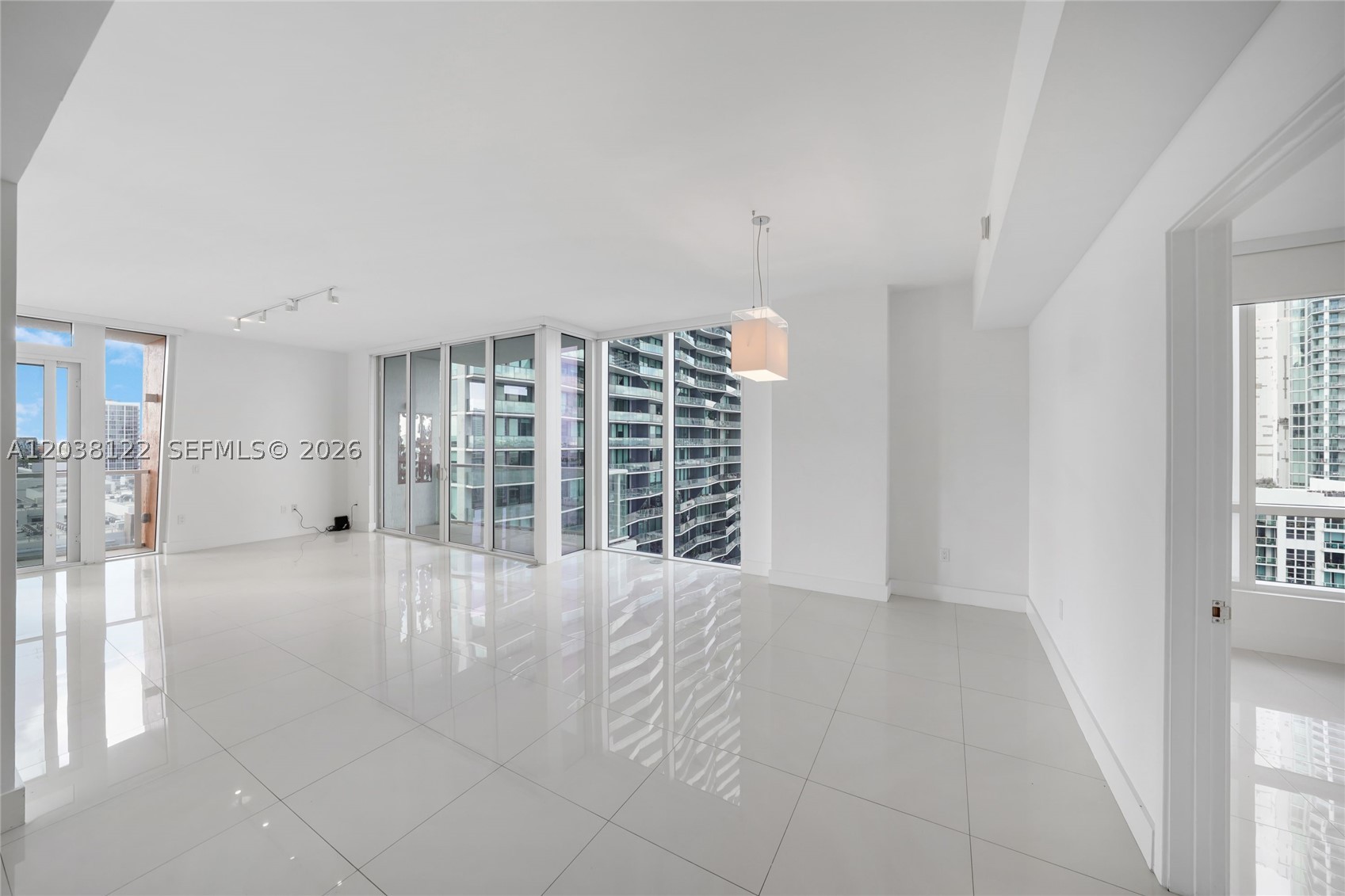 THE CRIMSON CONDO - Residential