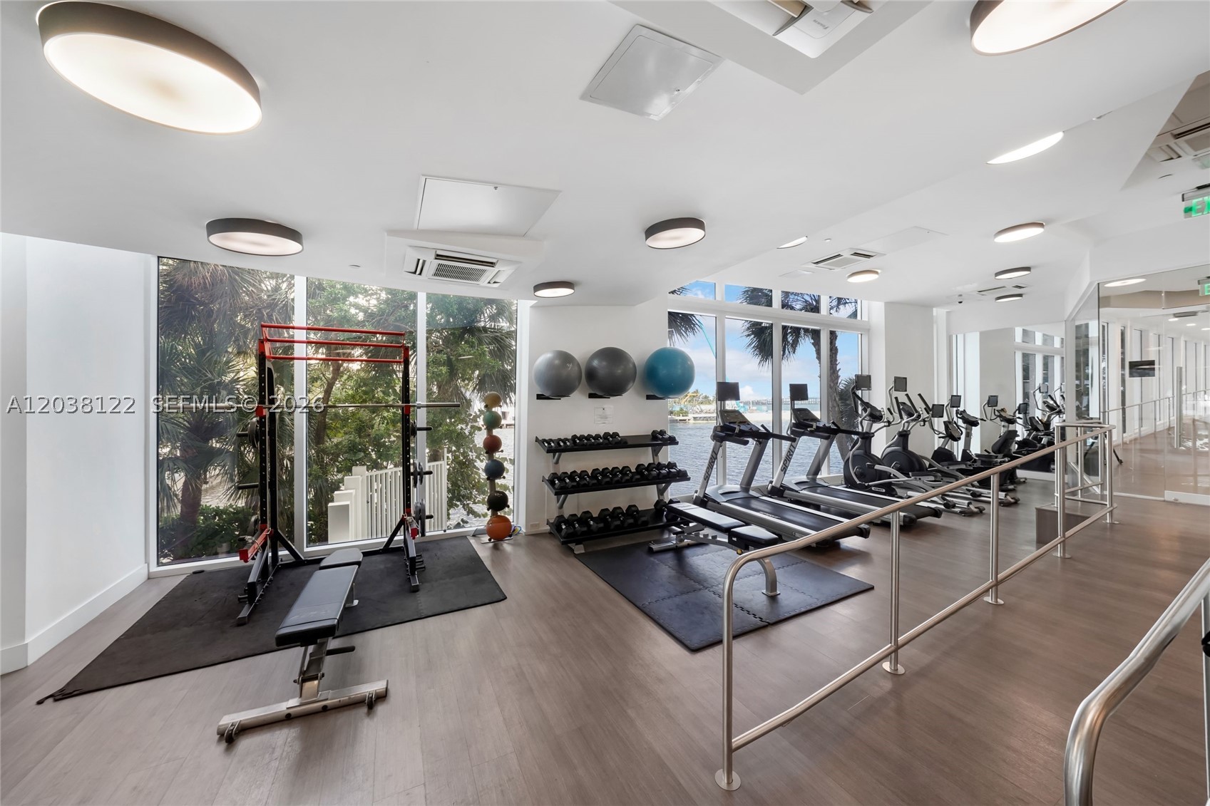 THE CRIMSON CONDO - Residential
