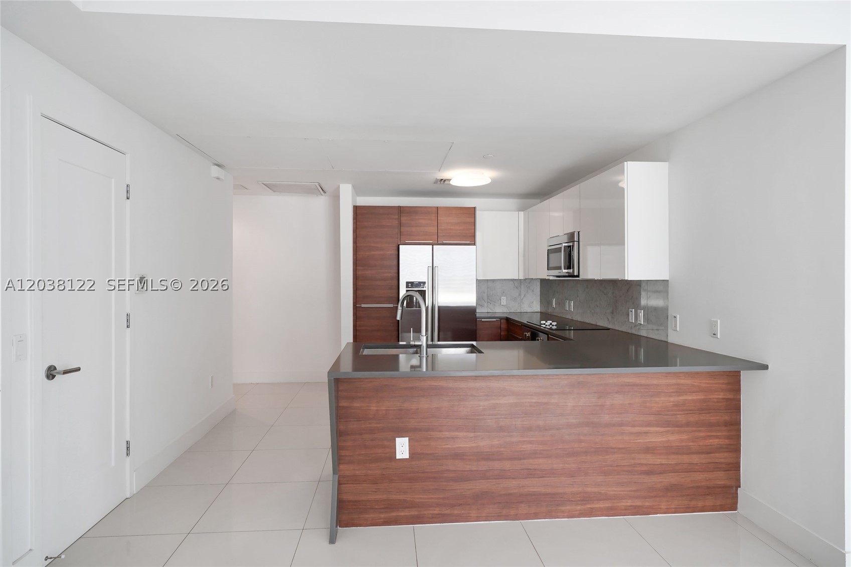 THE CRIMSON CONDO - Residential