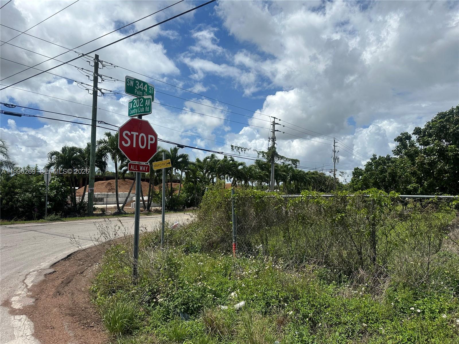 SOUTH REDLAND - Land