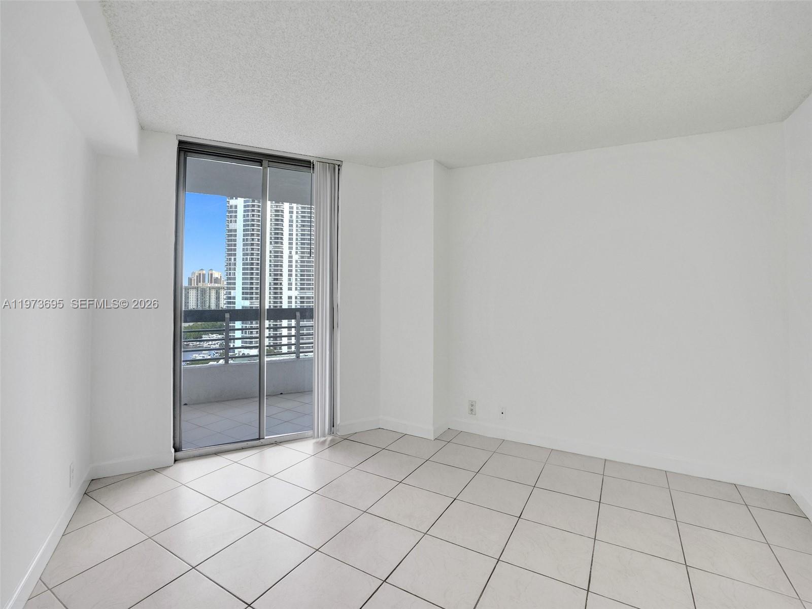 MYSTIC POINTE TOWER 600 C - Residential