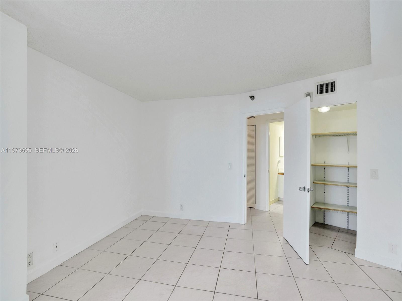 MYSTIC POINTE TOWER 600 C - Residential