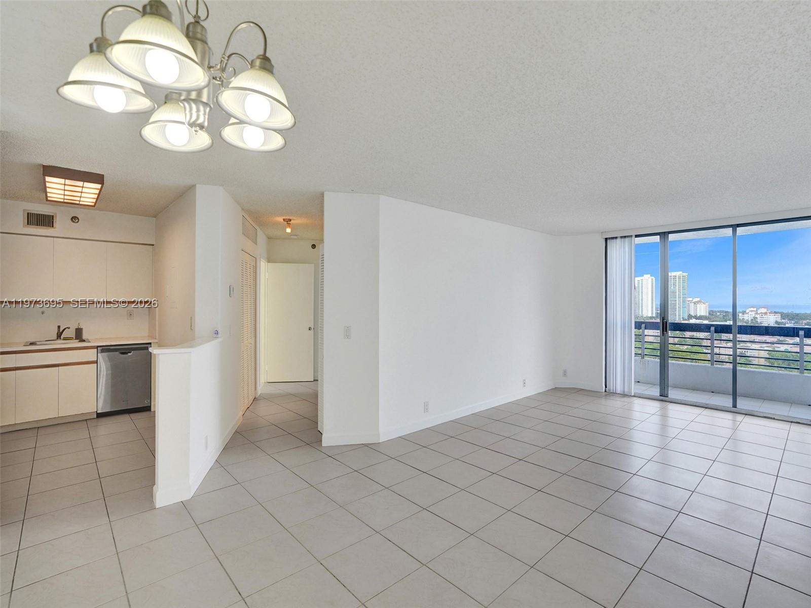 MYSTIC POINTE TOWER 600 C - Residential