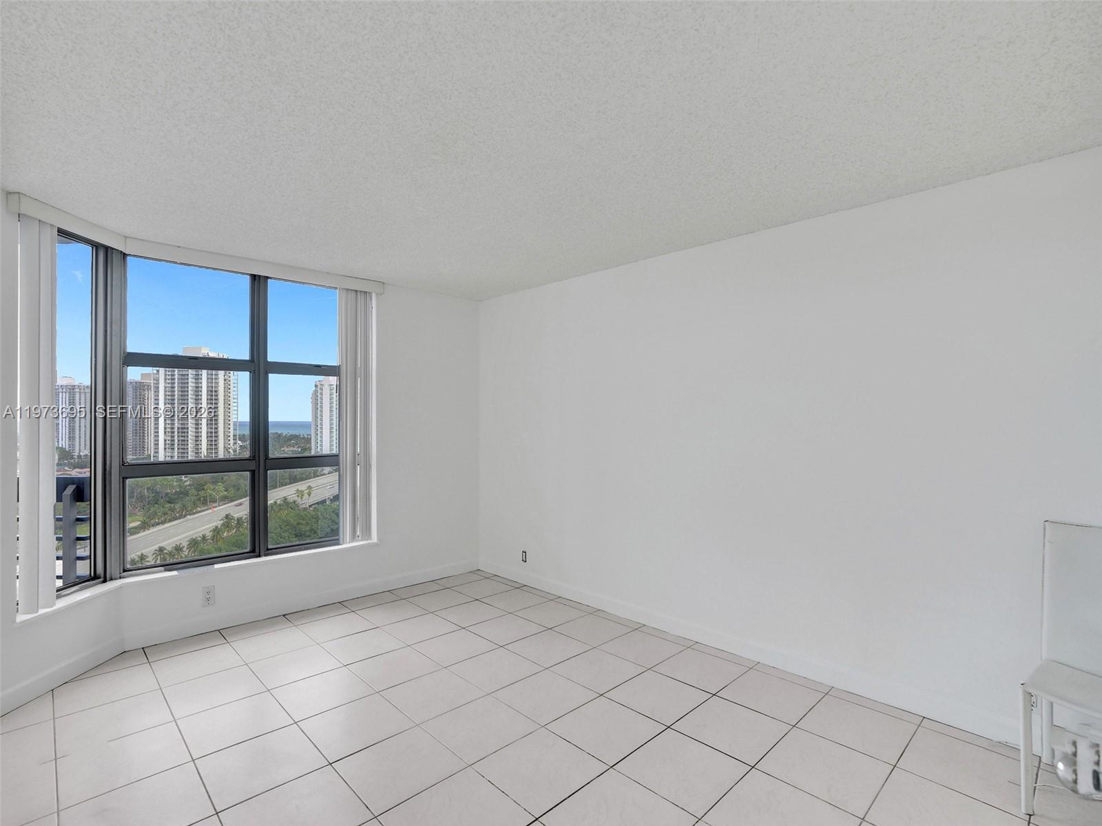 MYSTIC POINTE TOWER 600 C - Residential