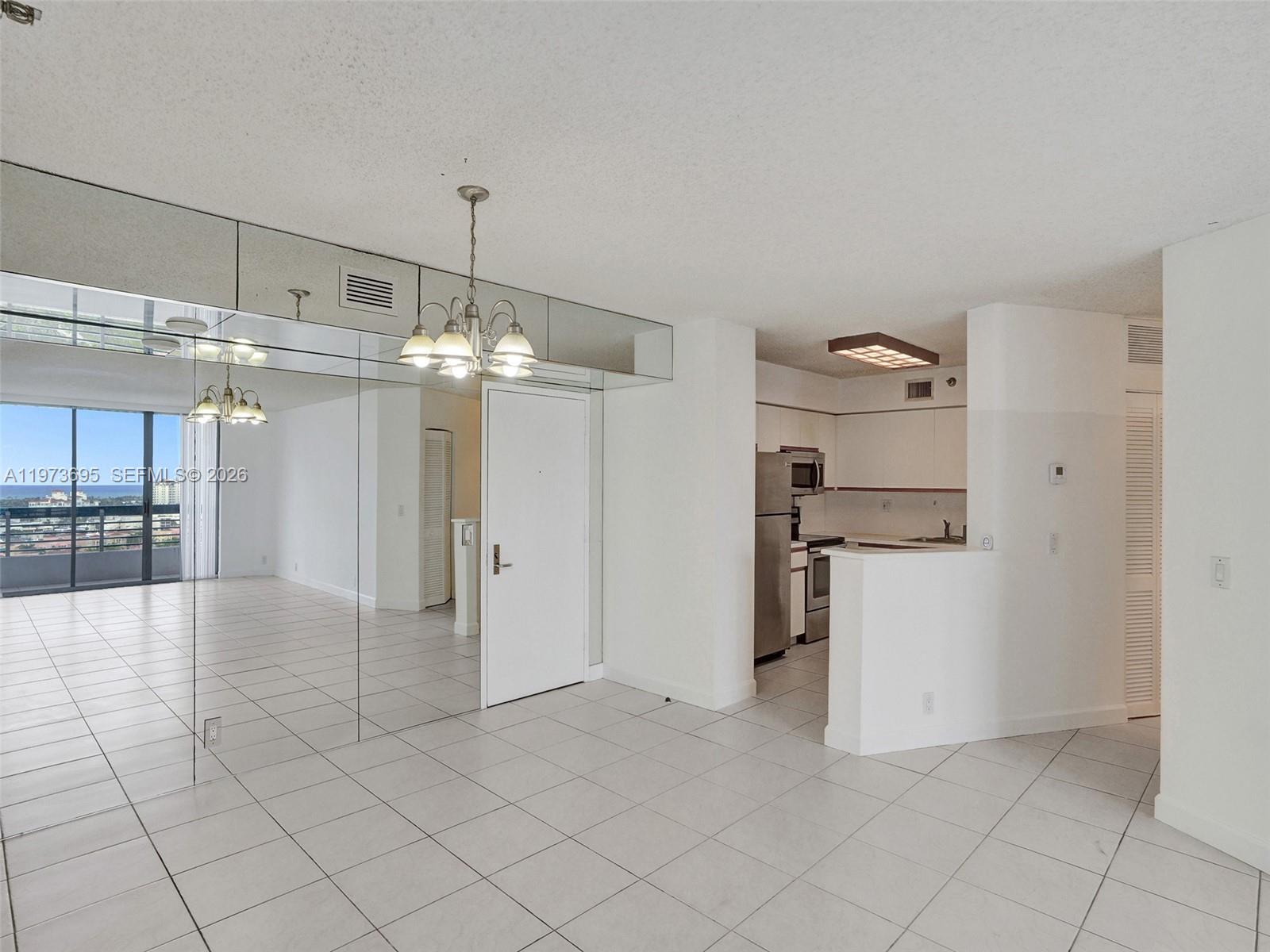 MYSTIC POINTE TOWER 600 C - Residential