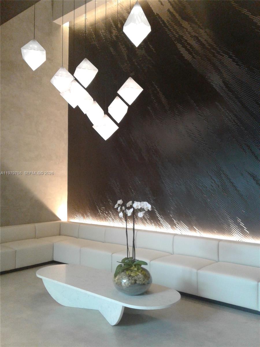 CENTRO CONDO - Residential Lease