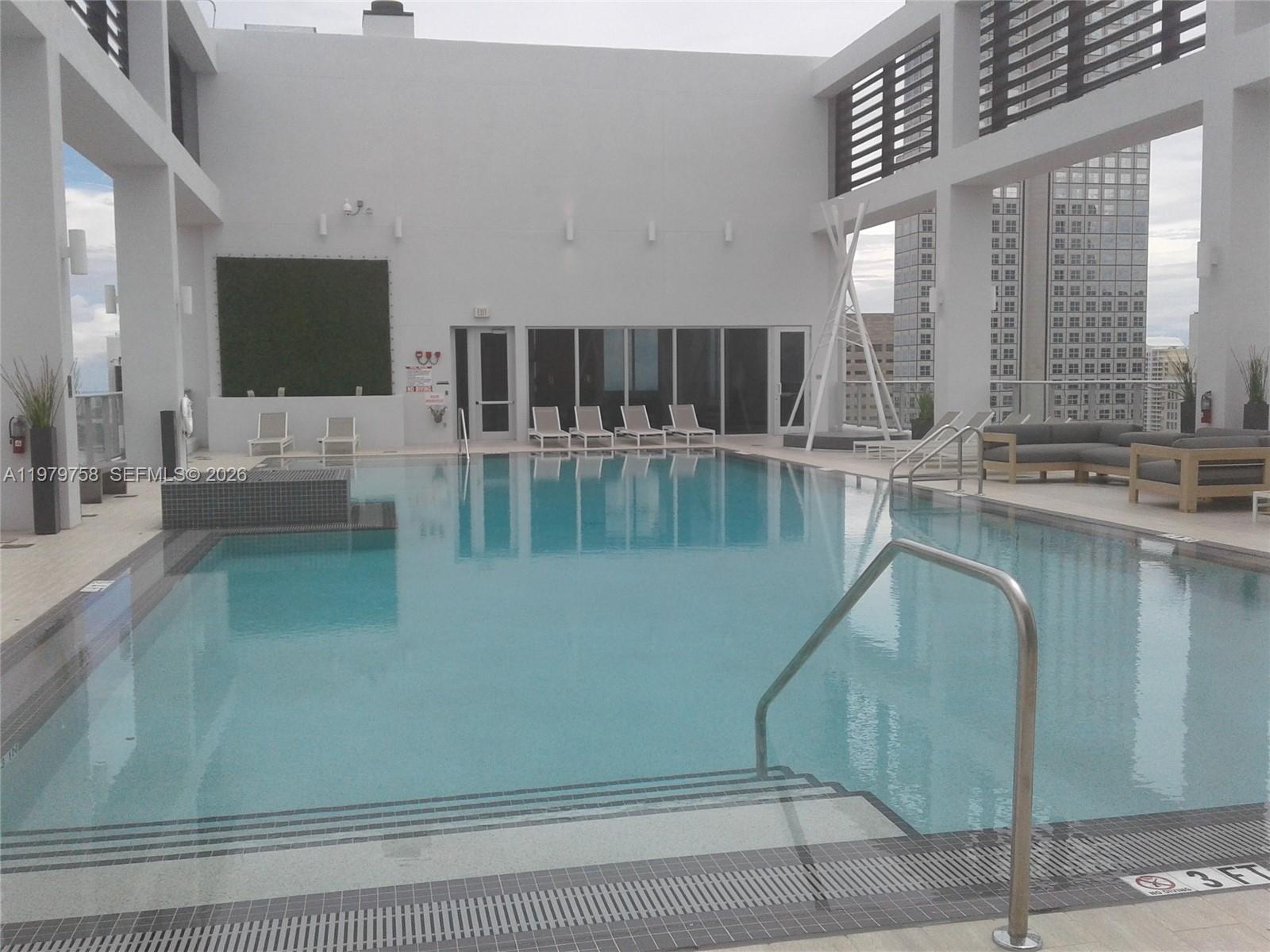CENTRO CONDO - Residential Lease