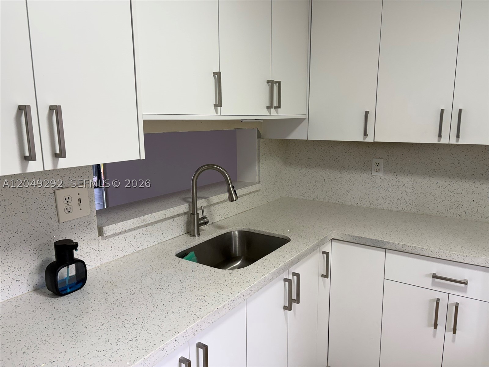 HORIZONS WEST CONDO #3 - Residential Lease