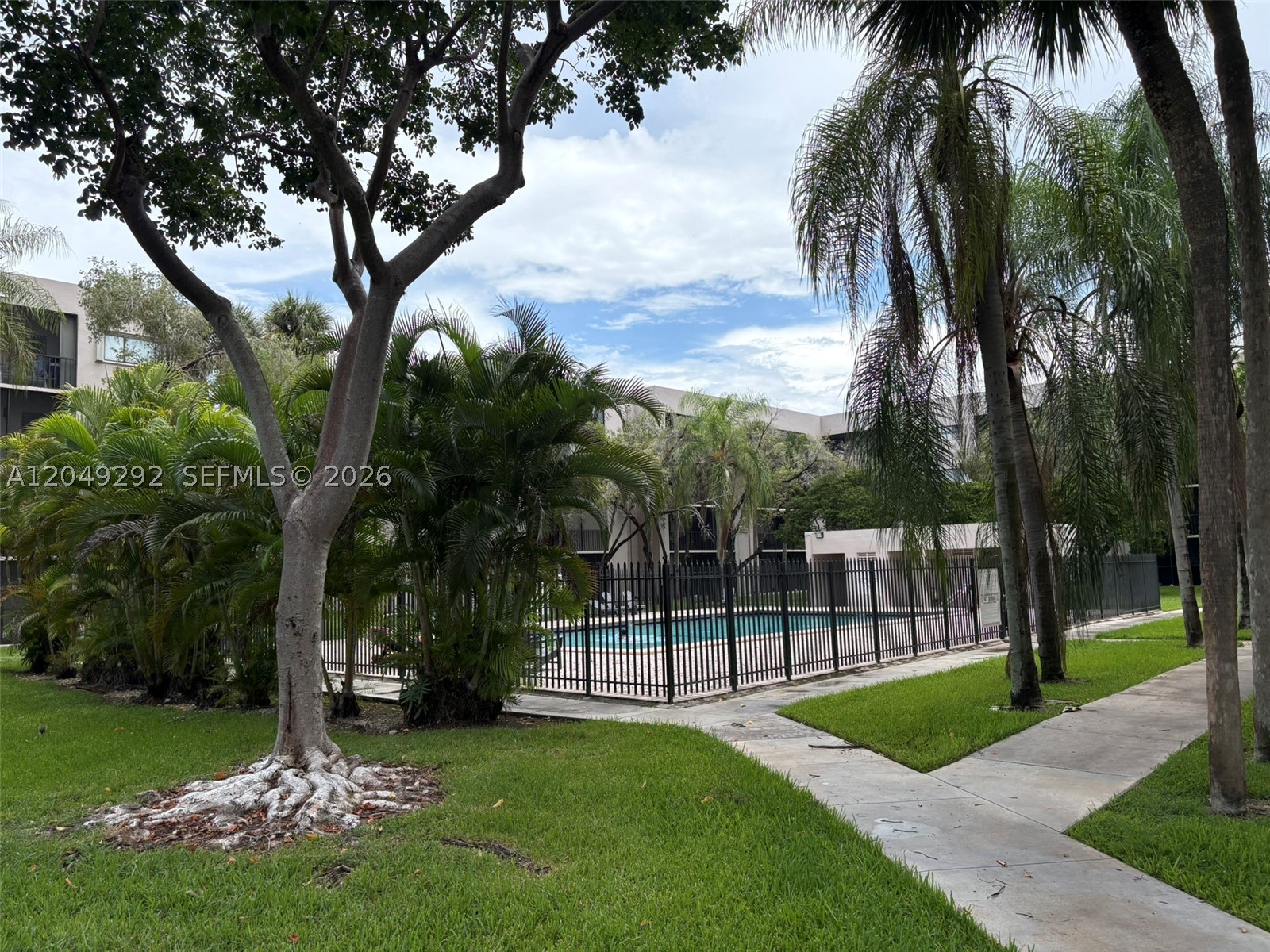 HORIZONS WEST CONDO #3 - Residential Lease
