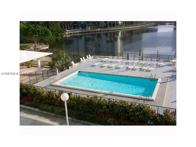 COMMODORE PLAZA CONDO - Residential
