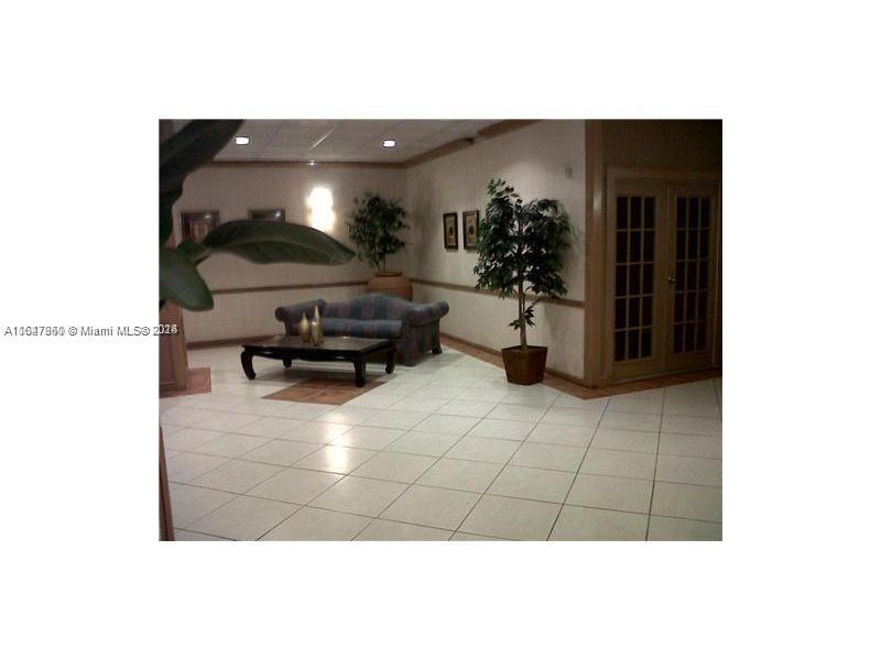 COMMODORE PLAZA CONDO - Residential