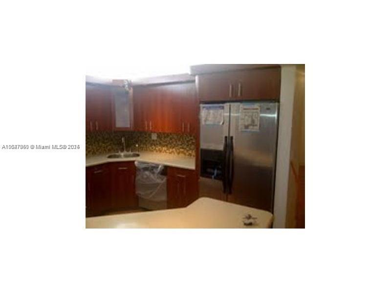 COMMODORE PLAZA CONDO - Residential