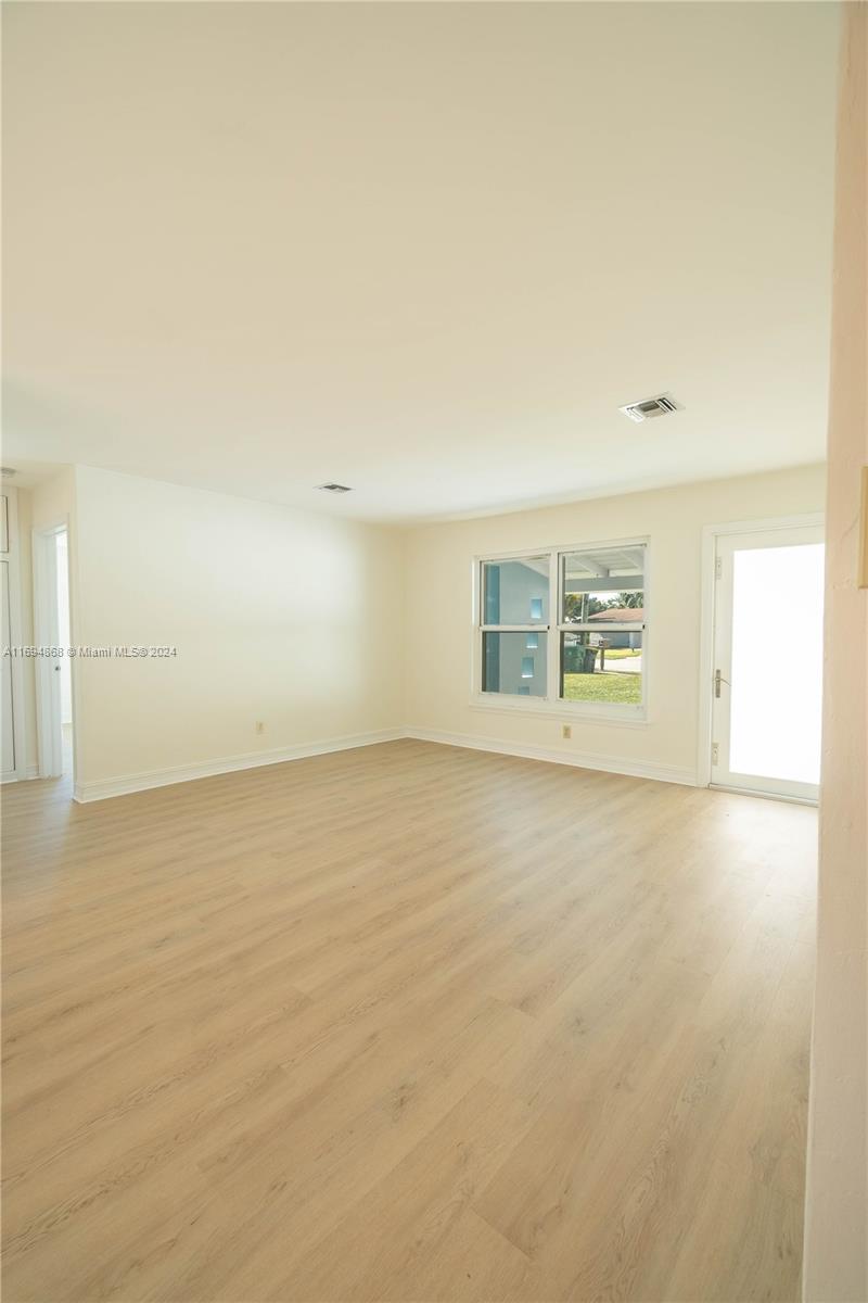 AVON ISLES - Residential