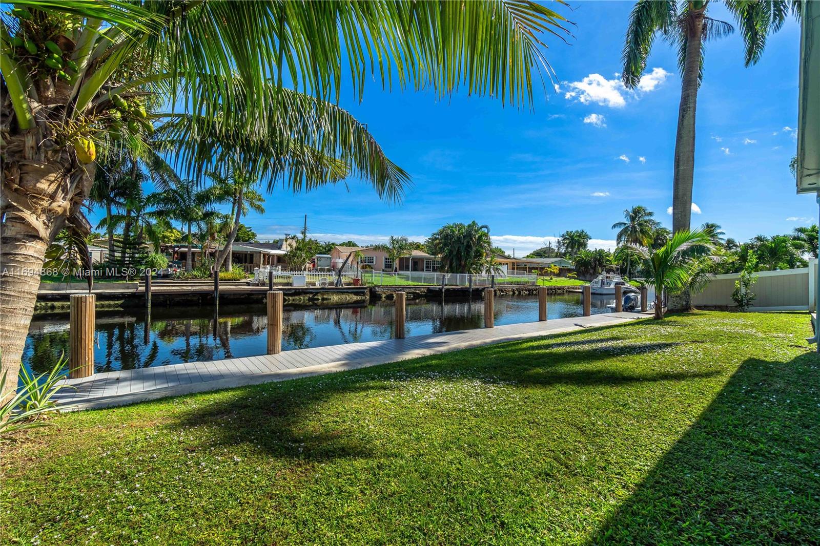 AVON ISLES - Residential
