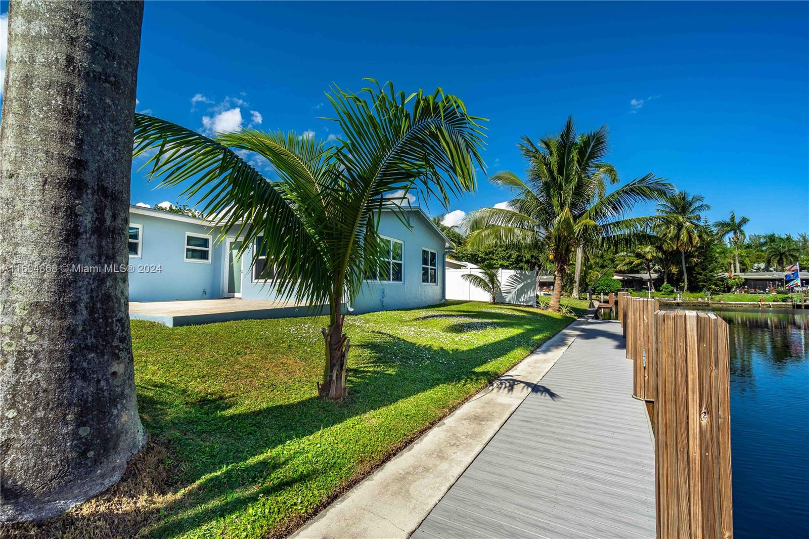 AVON ISLES - Residential