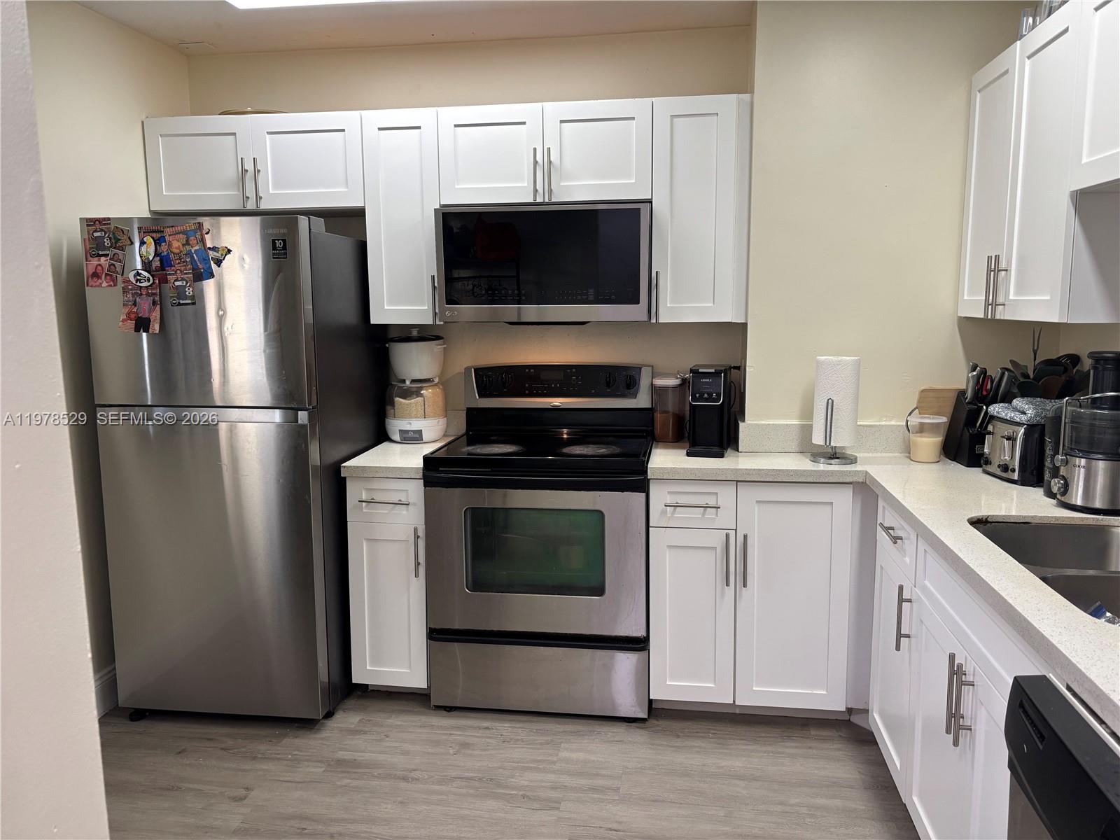 COME AND FALL IN LOVE WITH THIS BEAUTIFUL 2BEDROOMS 2 BATHS CONDO, COMFORT AND TRANQUILTY ARE EVER PRESENT HERE, REMODELED WHITE KITCHEN WITH QUARTZ COUNTERTOP, SPLIT BEDROOMS LARGE WALK IN CLOSET IN MASTEBEDROOM,
FULL SIZE WASHER/DRYER ARE IN THE UNIT, SCREENED BALCONY, LOADS OF AMENITIES 
(TENNIS COURTS, CLUBHOUSE WITH COMMUNITY POOL, TENNIS COURTS AND MORE...)  NEW ROOF WAS RECENTLY INSTALLED... CLOSE TO TRANSPORTATION, PLACES OF WORSHIP, SHOPS, RESTAURANTS AND MAJOR HIGHWAYS... OKAY TO RENT IMMEDIATELY AFTER CLOSING. PETS ARE WELCOME UP TO 25 LBS.