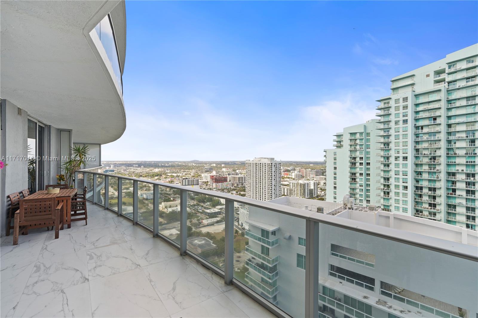 ARIA ON THE BAY CONDO - Residential