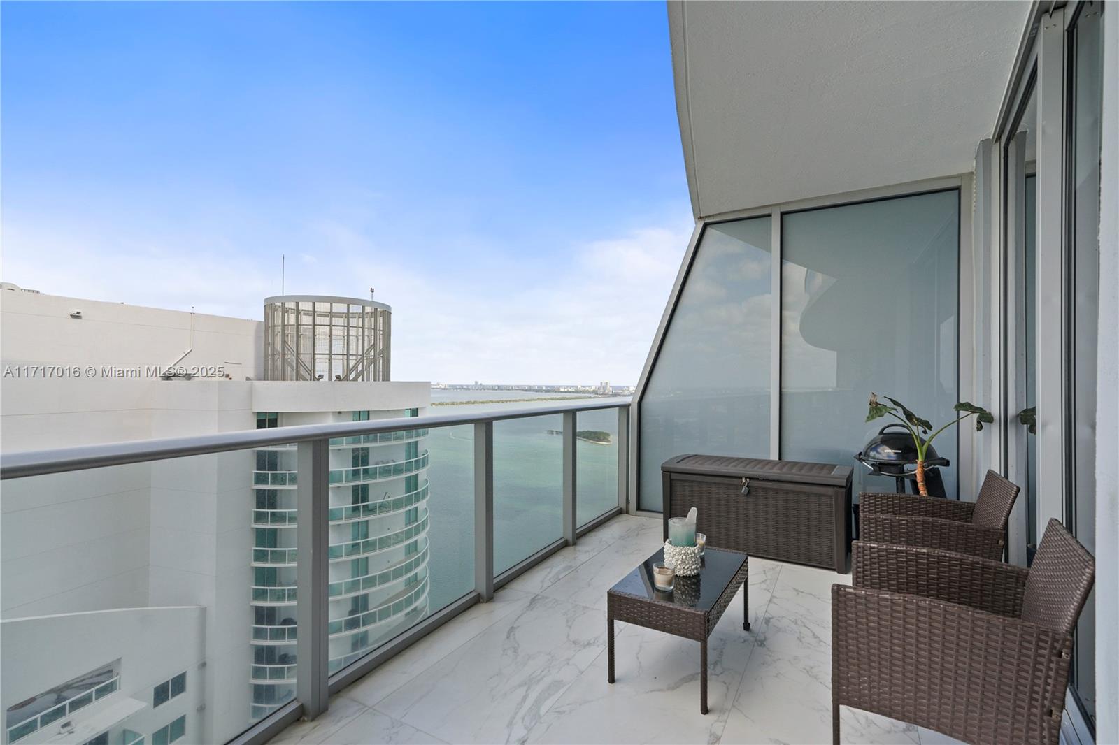 ARIA ON THE BAY CONDO - Residential