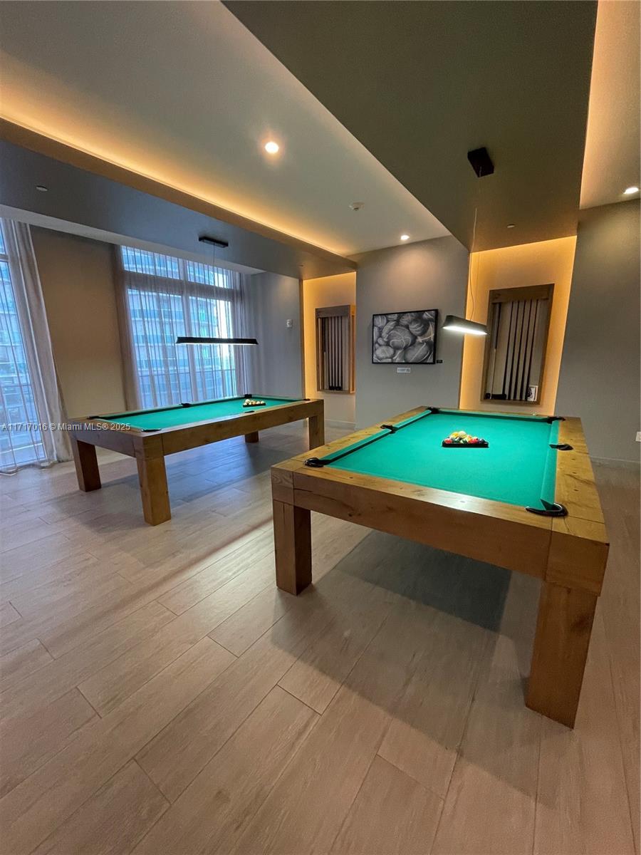 ARIA ON THE BAY CONDO - Residential