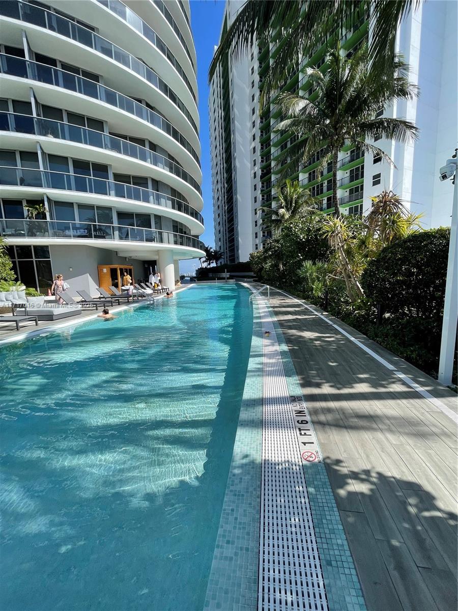 ARIA ON THE BAY CONDO - Residential