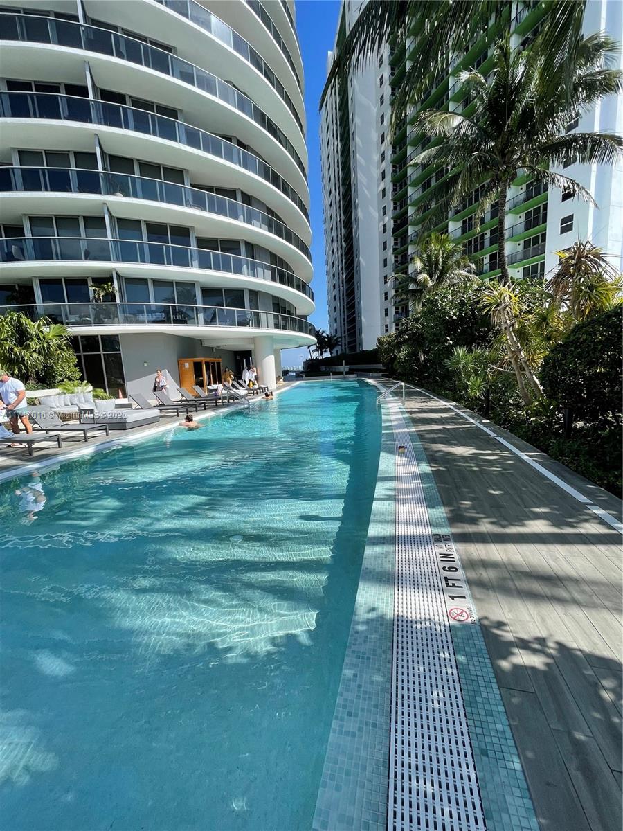 ARIA ON THE BAY CONDO - Residential