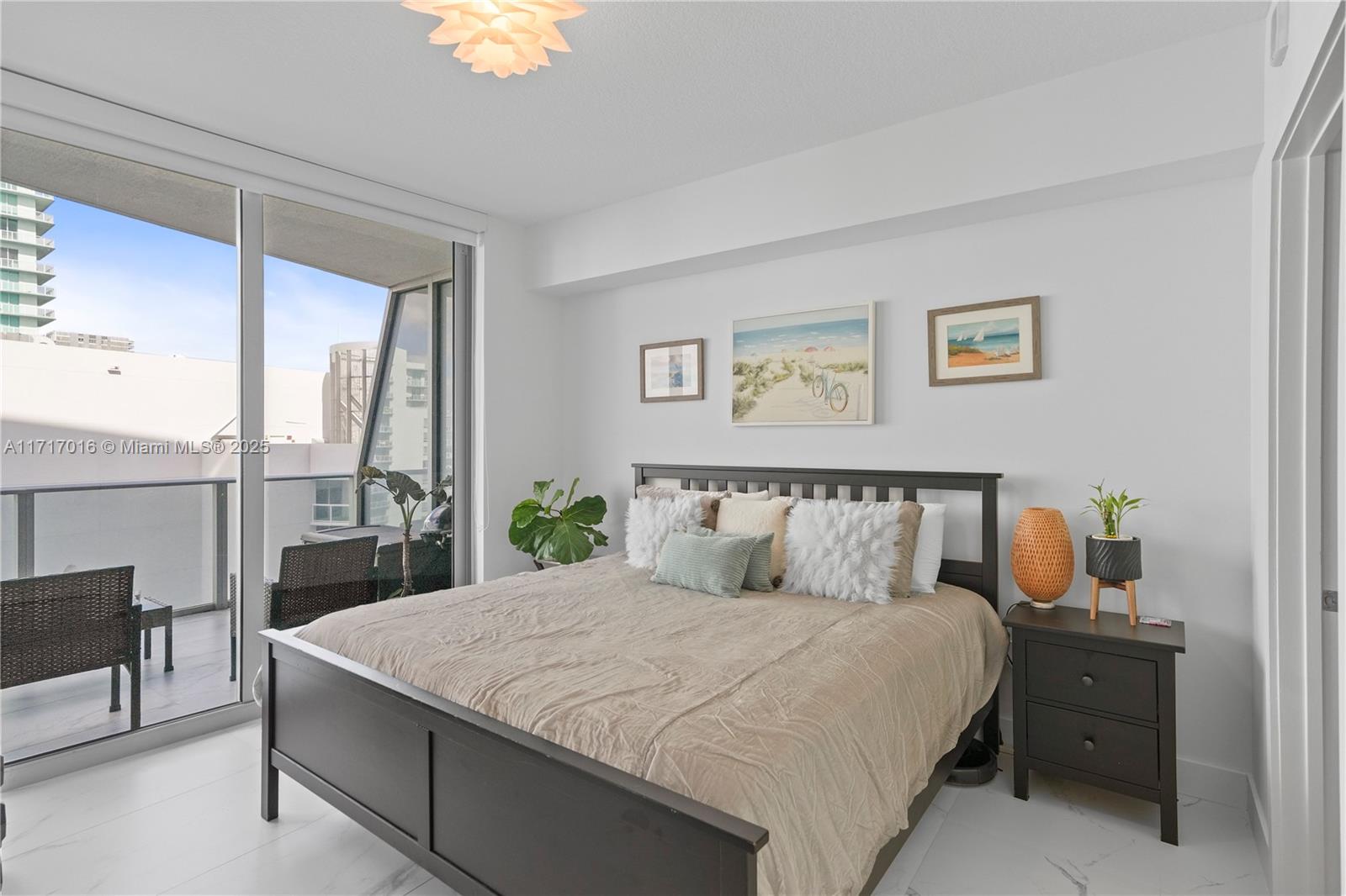 ARIA ON THE BAY CONDO - Residential