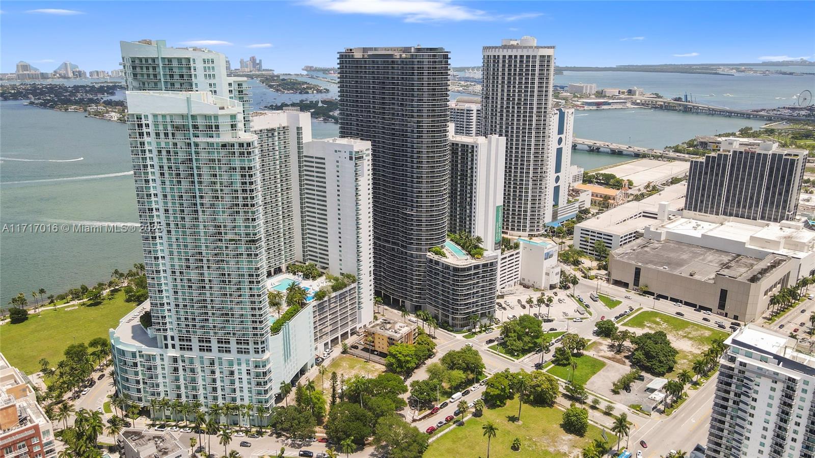 ARIA ON THE BAY CONDO - Residential