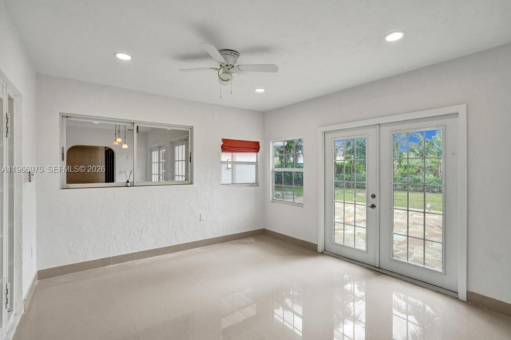 NORTH LAKE ESTATES - Residential
