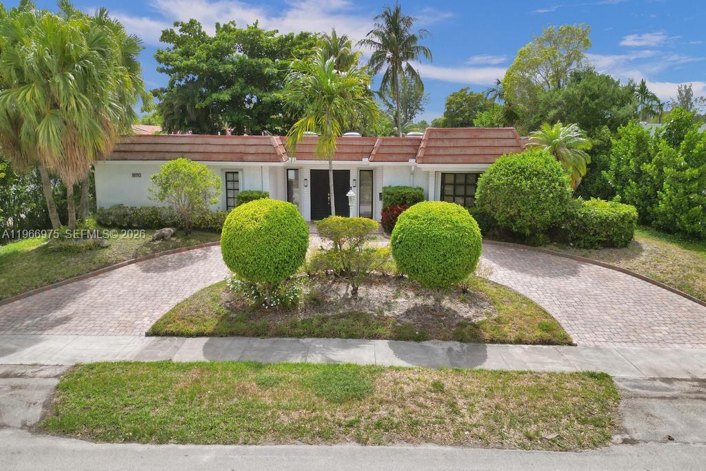 NORTH LAKE ESTATES - Residential